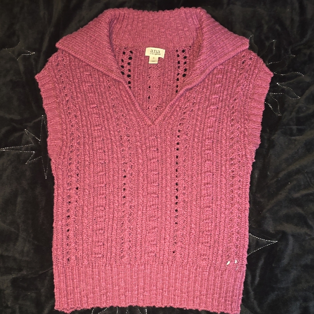 a.n.a Mauve V-Neck Sweater Vest